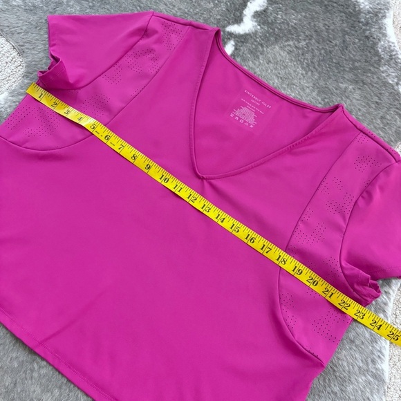 Sincerely Jules Active Crop Tee - Picture 9 of 9